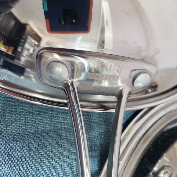 Stainless steel wok with silicone handles - Picture 6 of 8